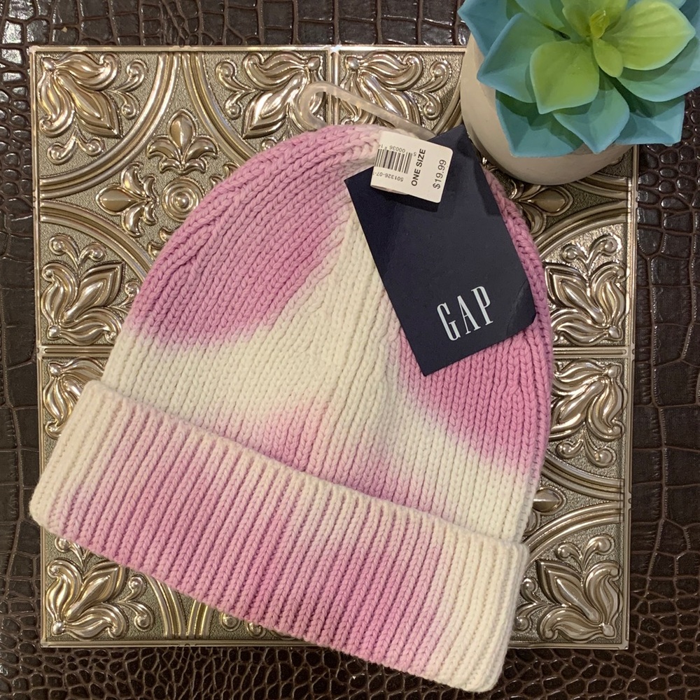 🌹GAP • NWT  Pink and Cream Tie Dye Cozy Unisex Knit Beanie Hat •